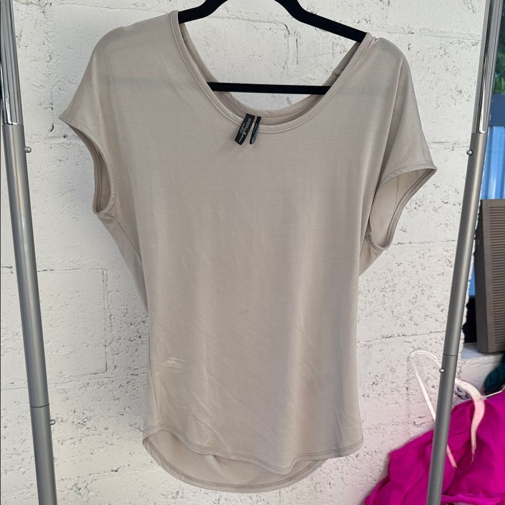 Guess by Marciano Light Beige Short Sleeve Top - LIKE NEW Worn Once Size Small
